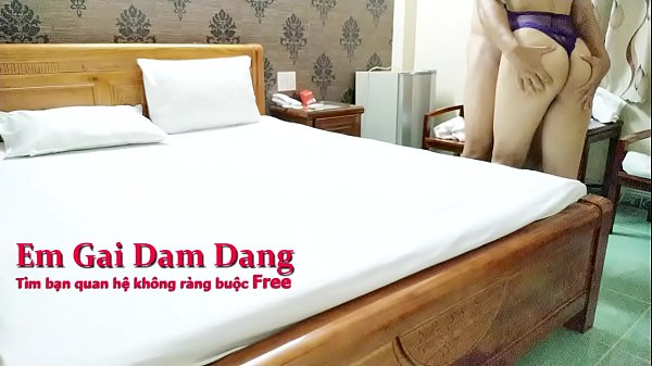 Anh trai mưa đòi đi nhà nghỉ với em để chịch